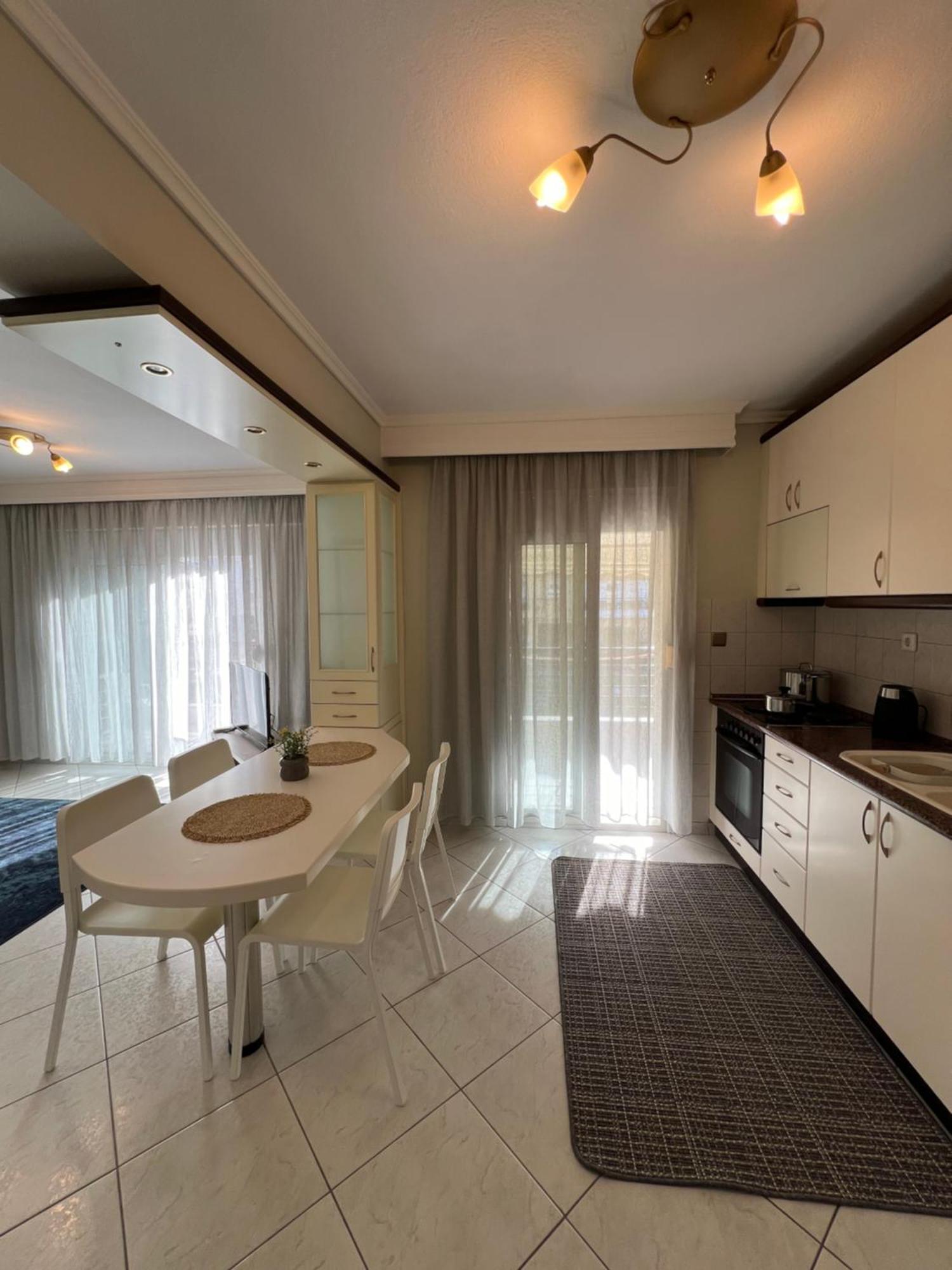 Parma'S Pool Apartment Peraía エクステリア 写真